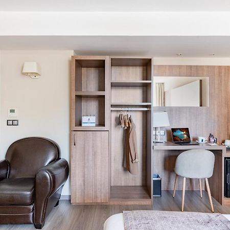 Best Western Hotel Des Barolles - Lyon Sud Brignais Bagian luar foto