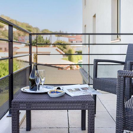Best Western Hotel Des Barolles - Lyon Sud Brignais Bagian luar foto