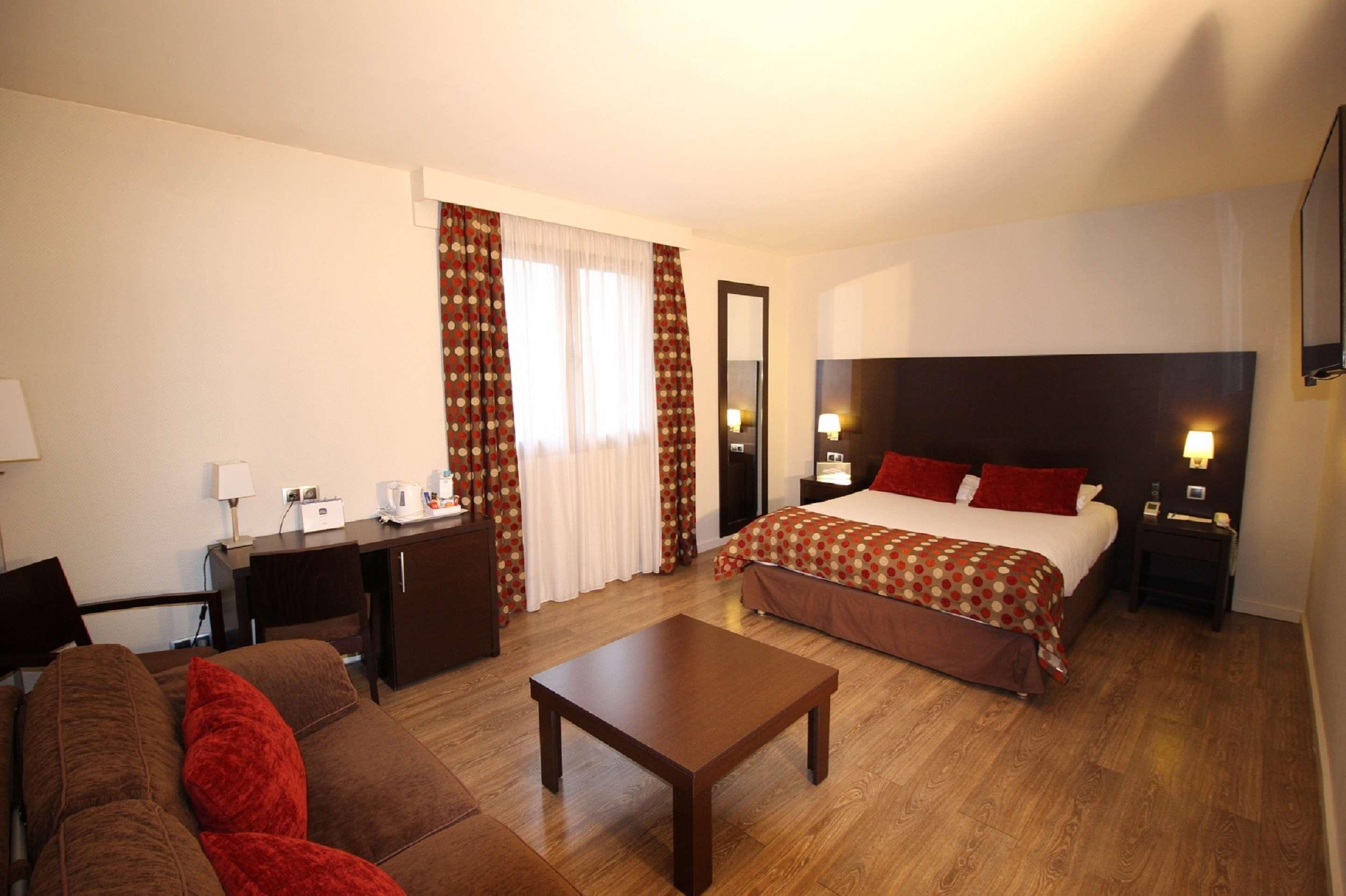 Best Western Hotel Des Barolles - Lyon Sud Brignais Bagian luar foto