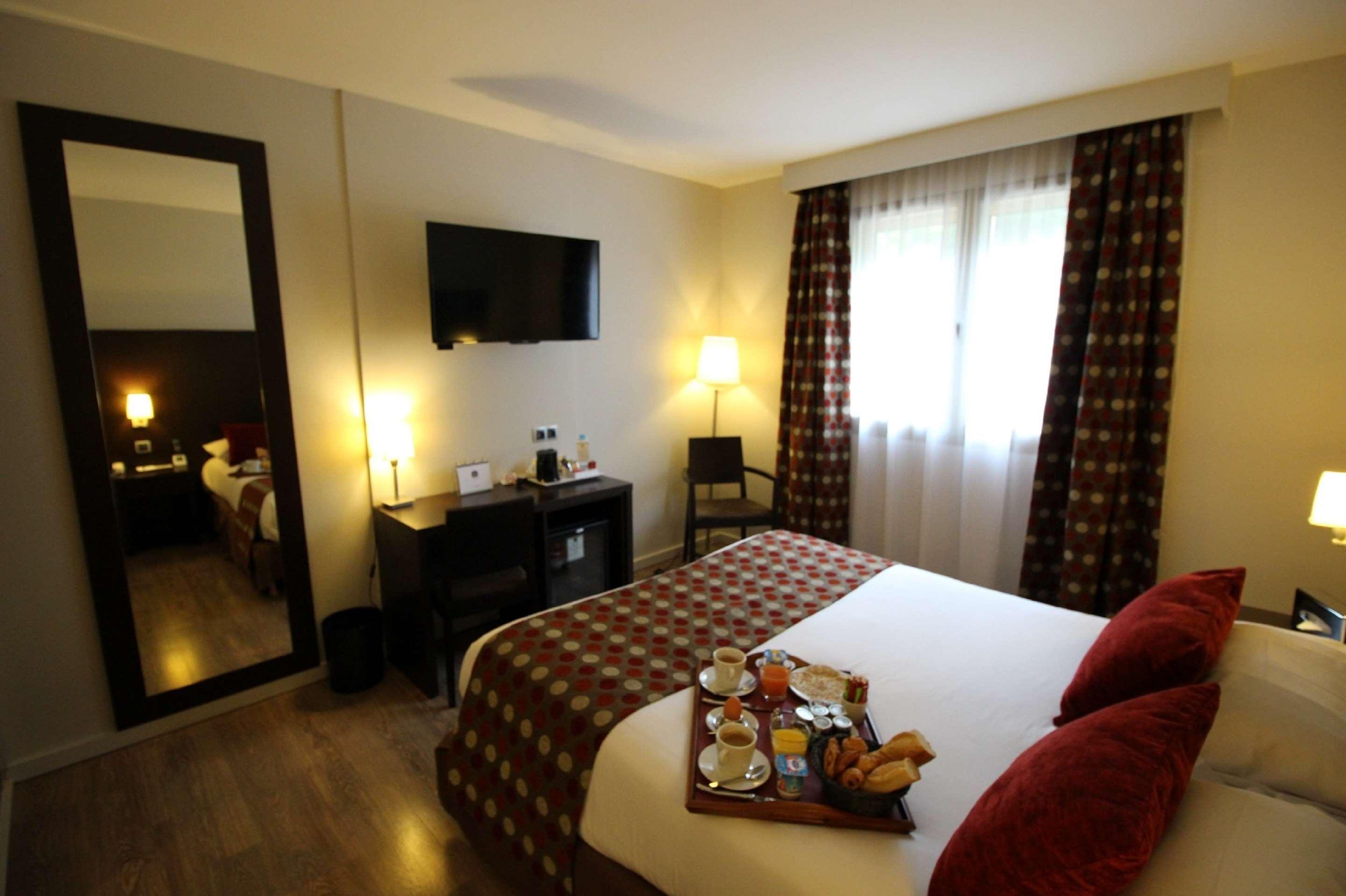 Best Western Hotel Des Barolles - Lyon Sud Brignais Bagian luar foto