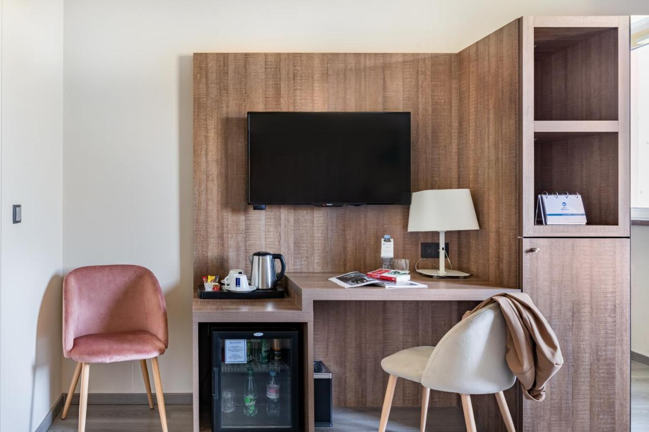 Best Western Hotel Des Barolles - Lyon Sud Brignais Bagian luar foto
