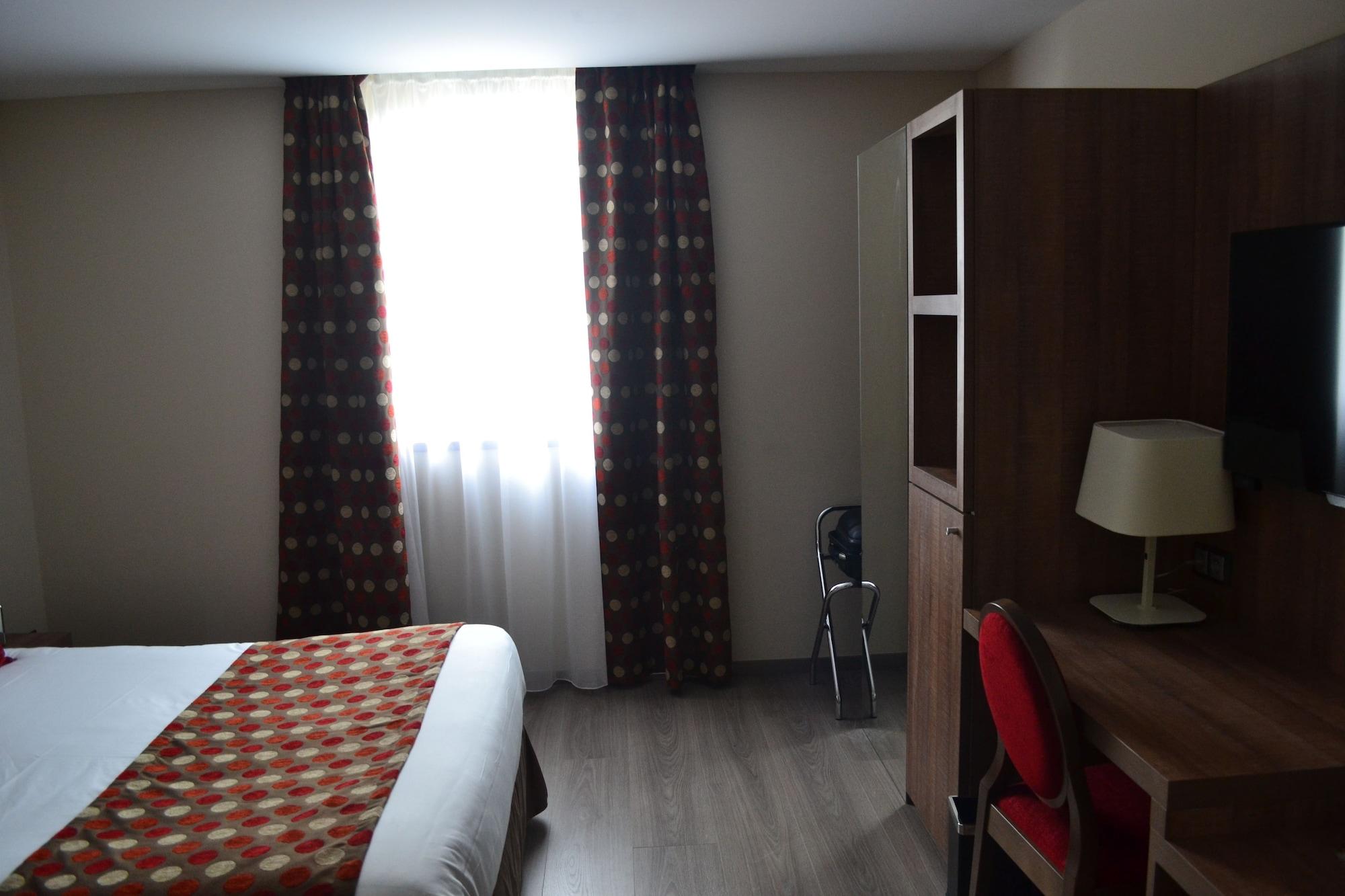 Best Western Hotel Des Barolles - Lyon Sud Brignais Bagian luar foto