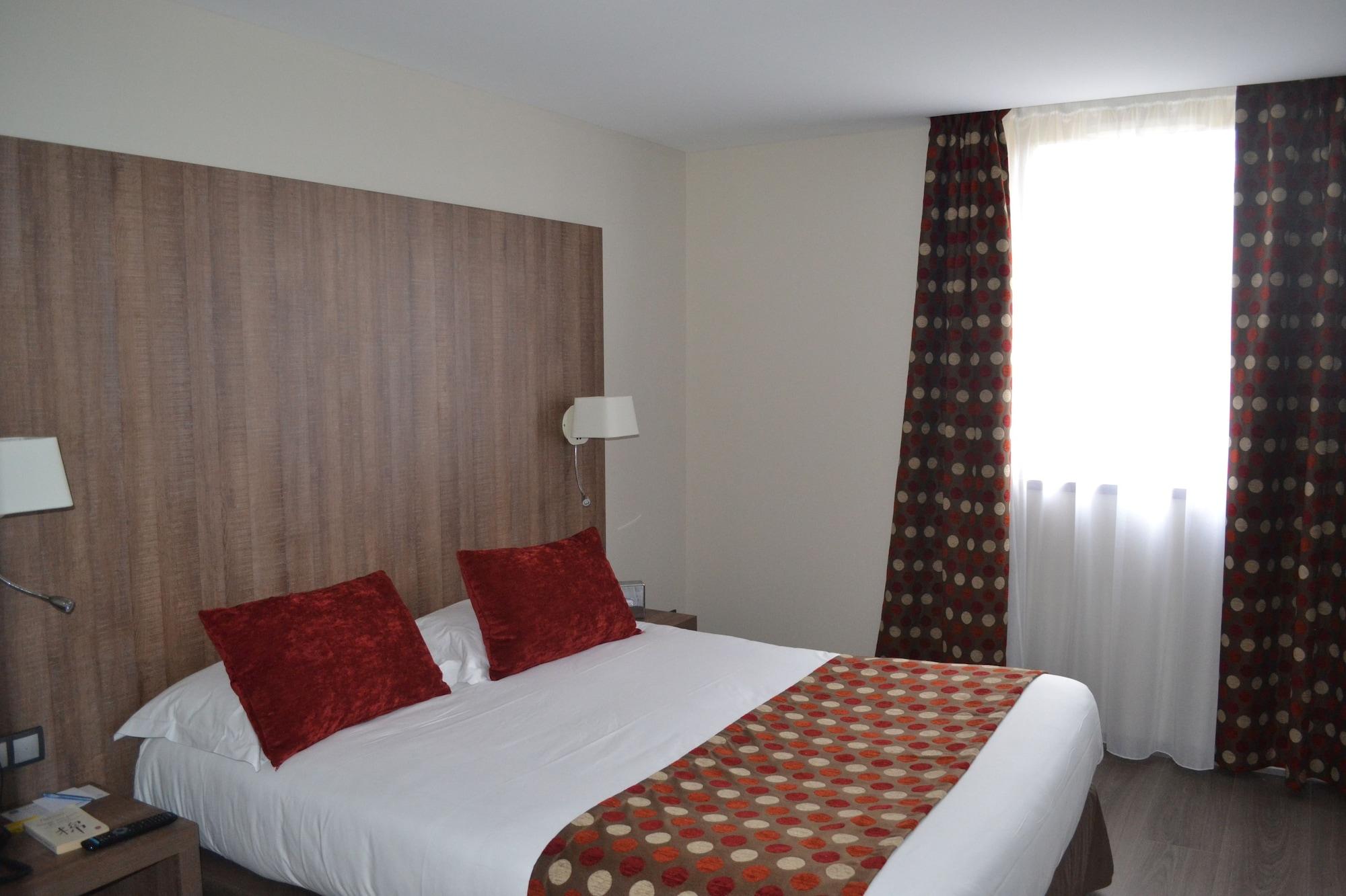 Best Western Hotel Des Barolles - Lyon Sud Brignais Bagian luar foto