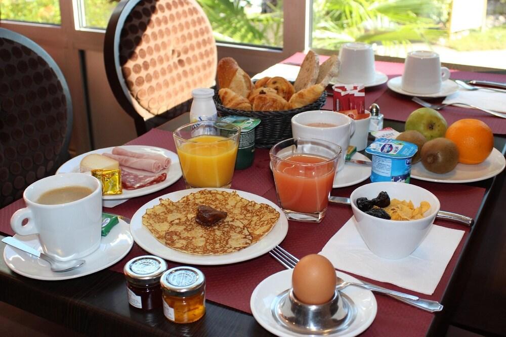Best Western Hotel Des Barolles - Lyon Sud Brignais Bagian luar foto