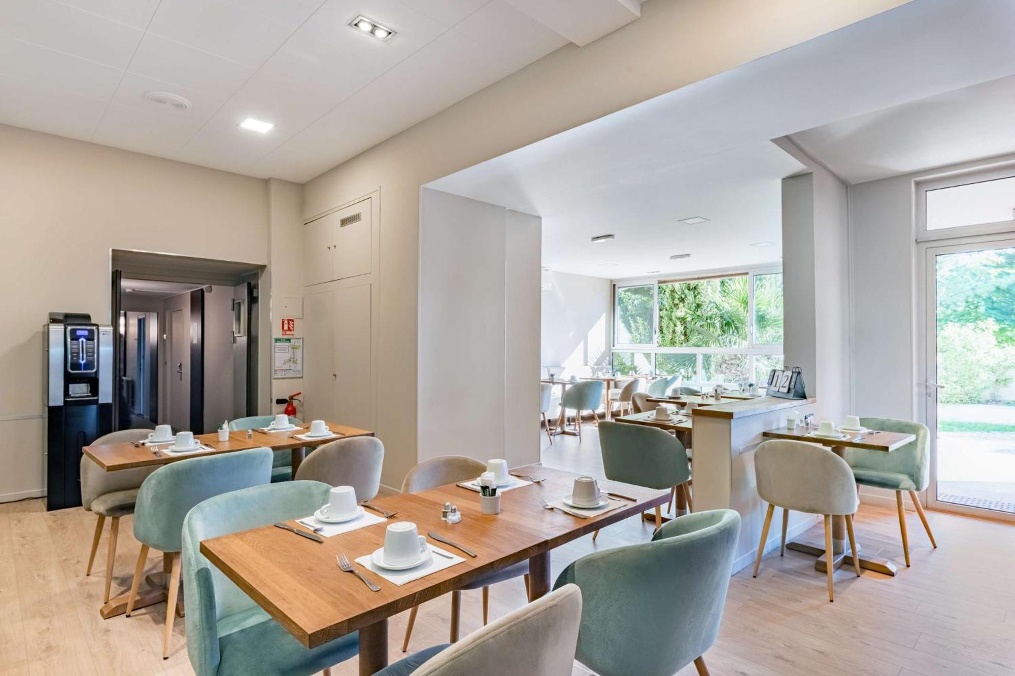 Best Western Hotel Des Barolles - Lyon Sud Brignais Bagian luar foto