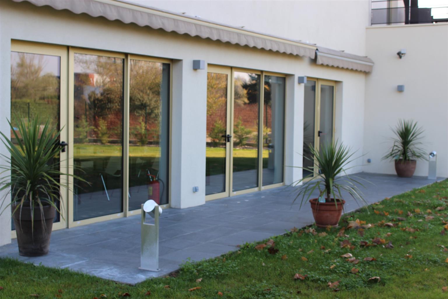 Best Western Hotel Des Barolles - Lyon Sud Brignais Bagian luar foto