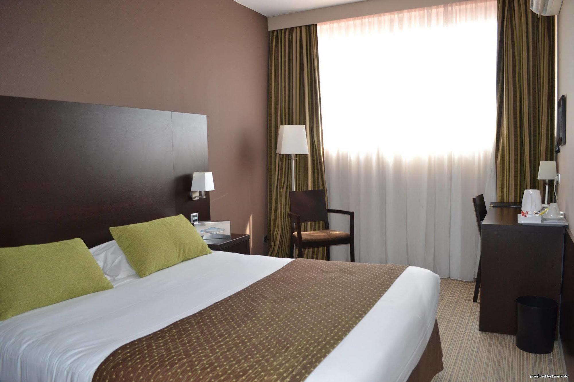 Best Western Hotel Des Barolles - Lyon Sud Brignais Bagian luar foto