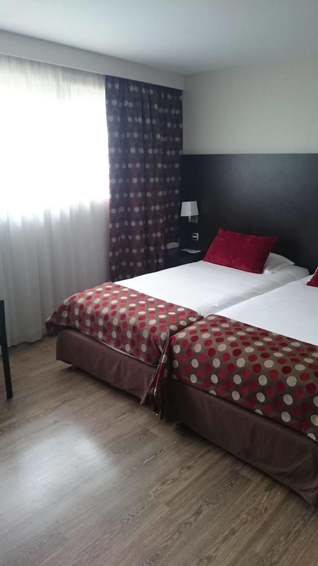 Best Western Hotel Des Barolles - Lyon Sud Brignais Bagian luar foto