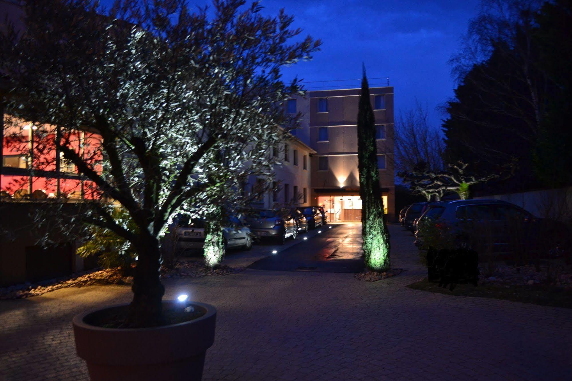 Best Western Hotel Des Barolles - Lyon Sud Brignais Bagian luar foto